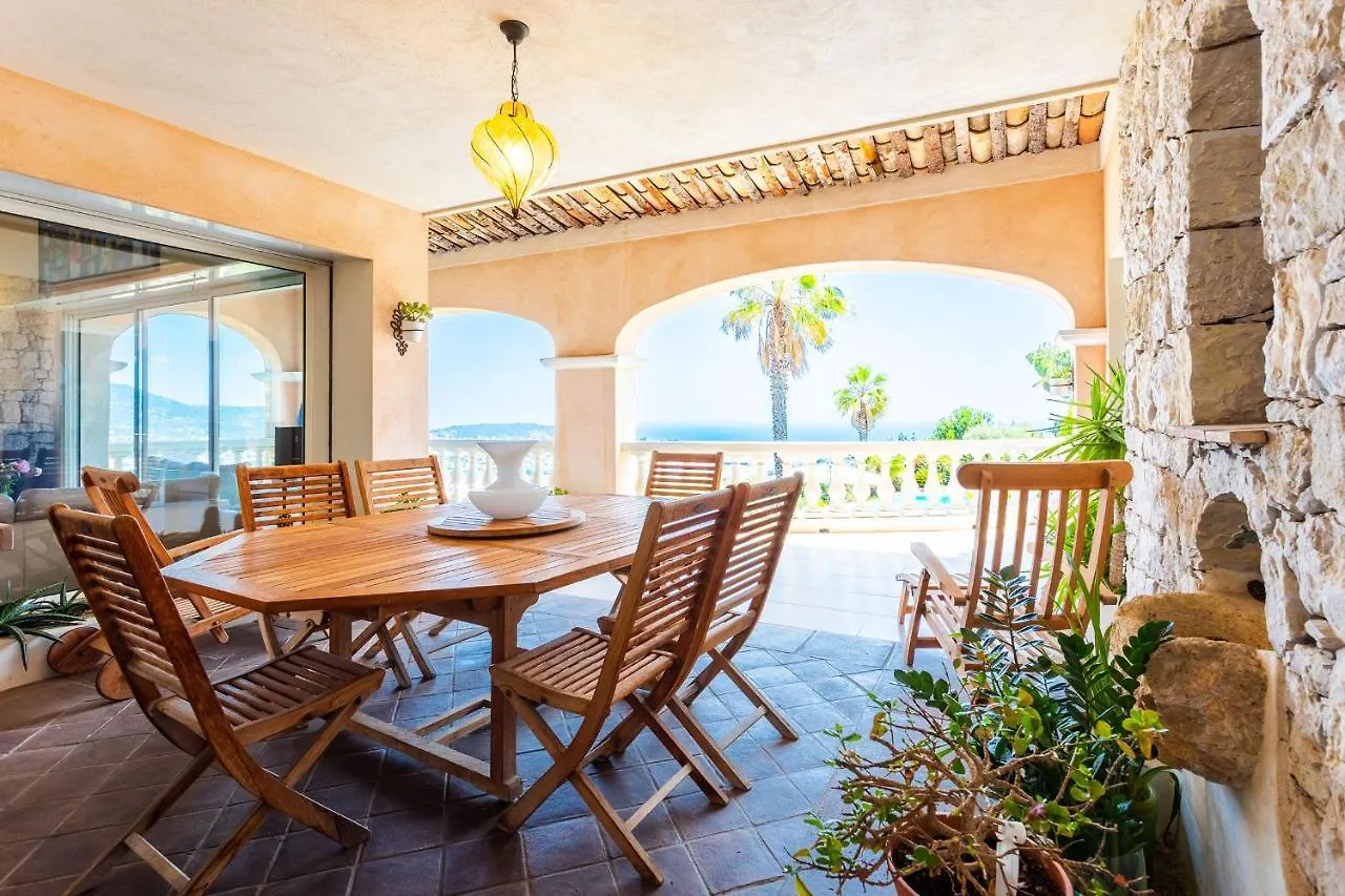 Villa Soleilla Vi4367 By Riviera Holiday Homes Nice Fransa