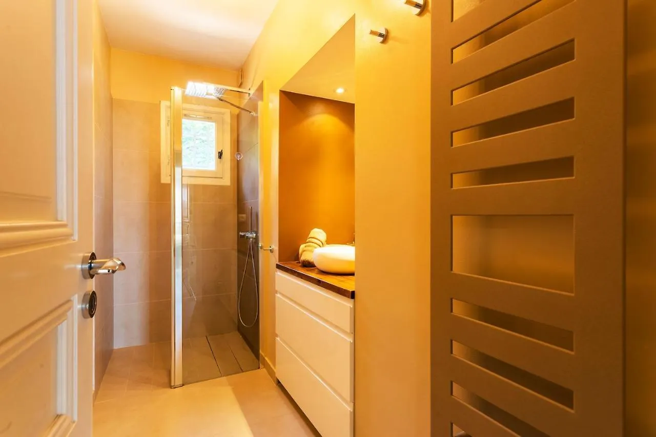Villa Soleilla Vi4367 By Riviera Holiday Homes Nice Fransa